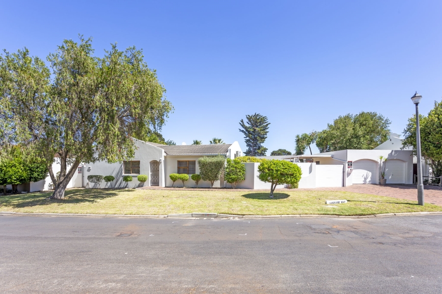 To Let 3 Bedroom Property for Rent in Edgemead Western Cape